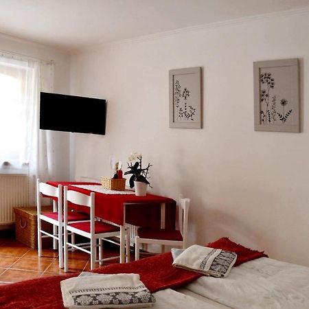 Fertőrákos Szentesi Panzio Bed & Breakfast エクステリア 写真