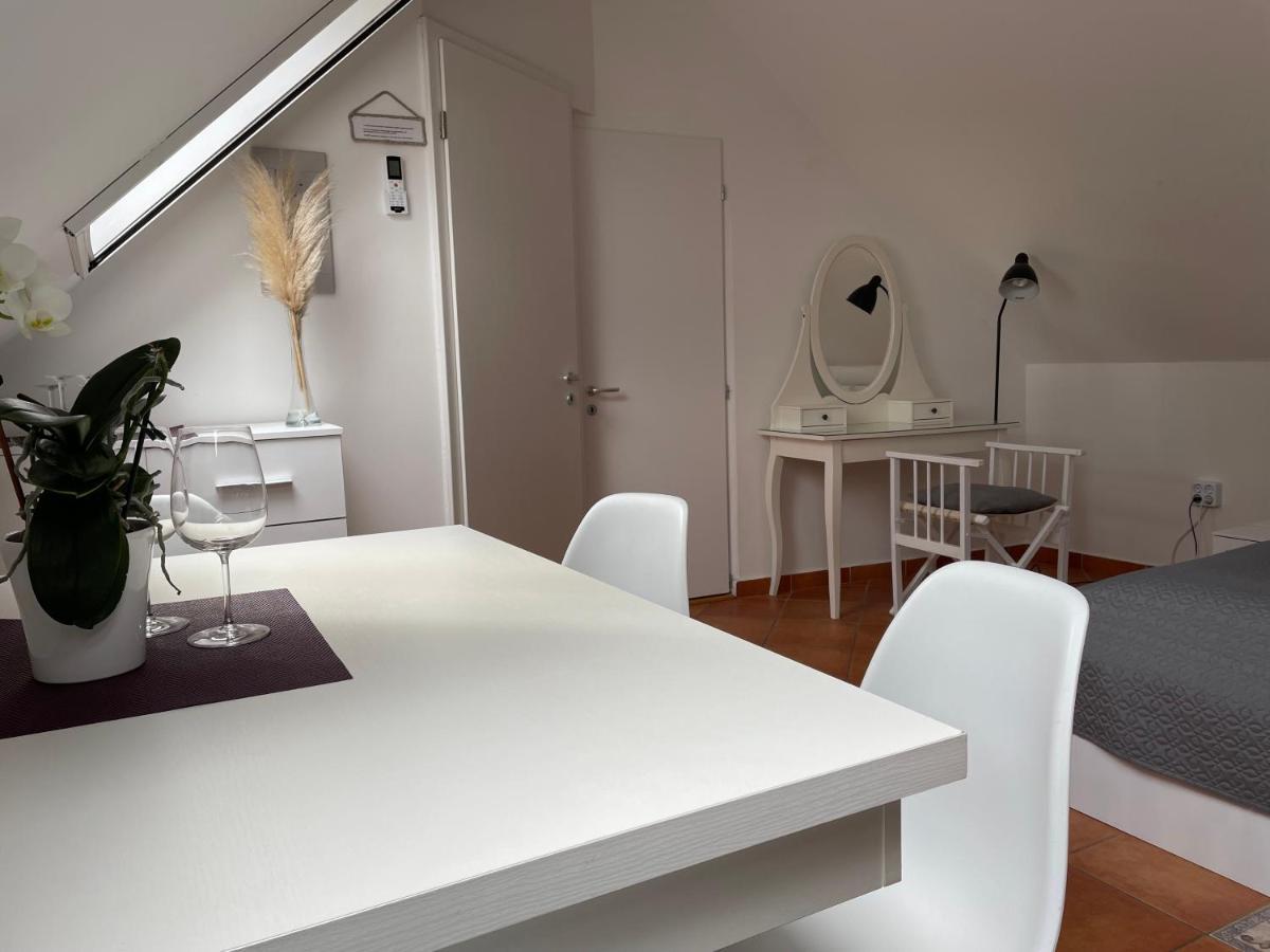 Fertőrákos Szentesi Panzio Bed & Breakfast エクステリア 写真